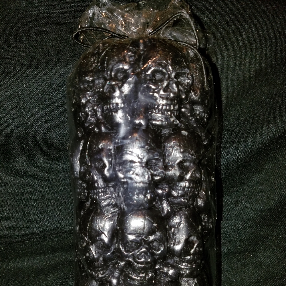 Pillar O' Skulls, Skull Candle - Picture 2 of 2
